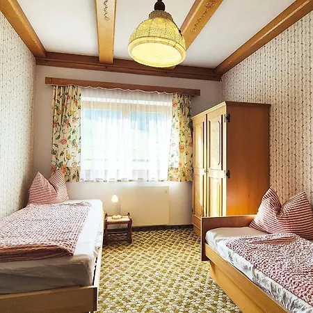 Almliesl Kris-750 度假居 *